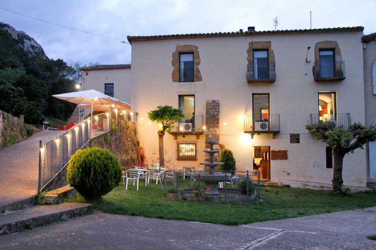 Santuari De La Mare De Deu De La Salut De Terrades Hotel Bagian luar foto